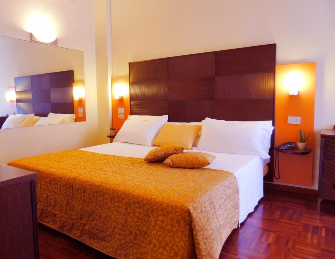 Hotel Hamiltown Cattolica Esterno foto