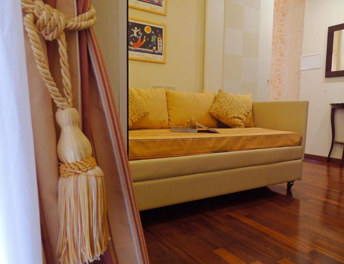Hotel Hamiltown Cattolica Esterno foto