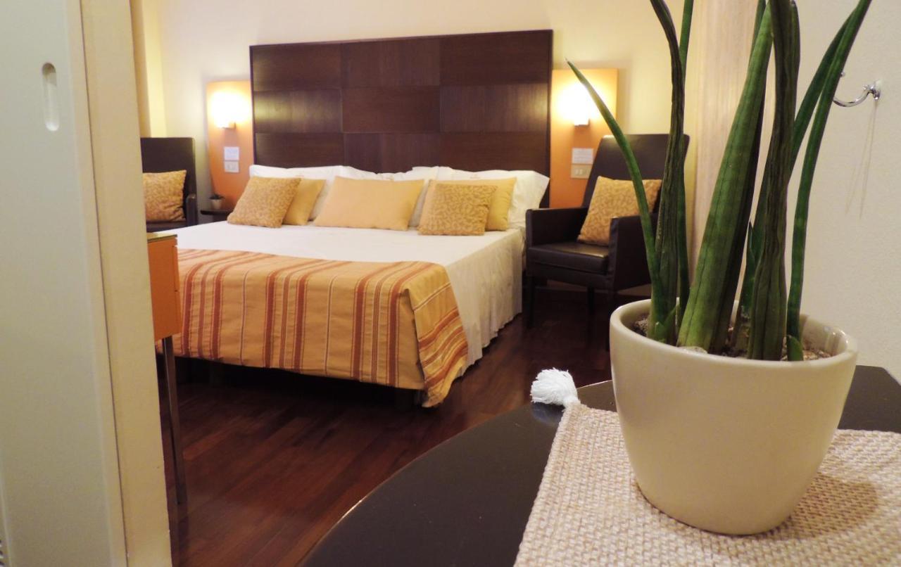 Hotel Hamiltown Cattolica Esterno foto