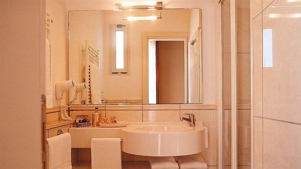 Hotel Hamiltown Cattolica Esterno foto